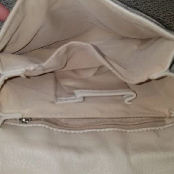 Giani Bernini Bag Crossbody White Leather Purse Handbag Satchel Women's WOMAN'S - Picture 11 of 15